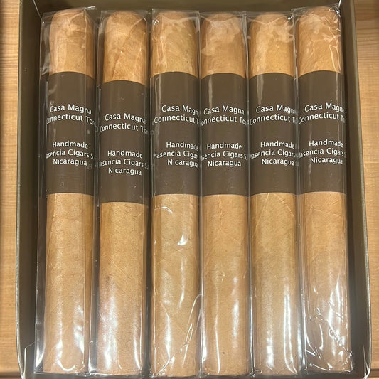 Cigar- Casa Magna Connecticut Toro